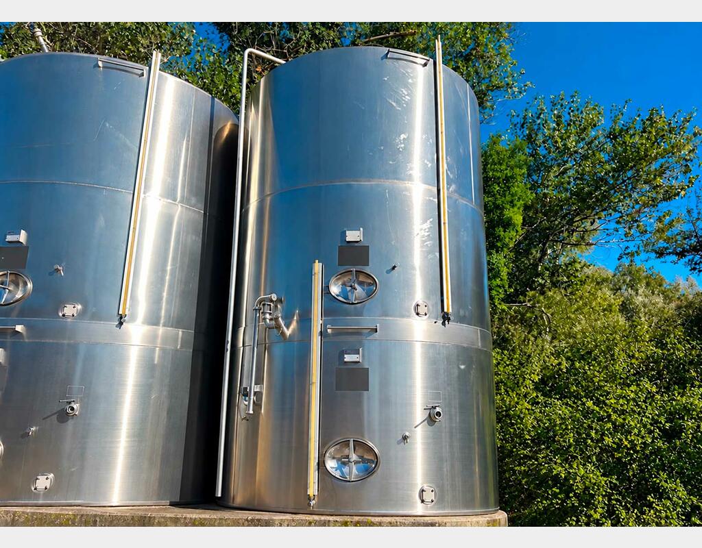 304L SS tank - Compartmentalised 96 + 238 = 334 HL (33,400 litres) TEC INOX