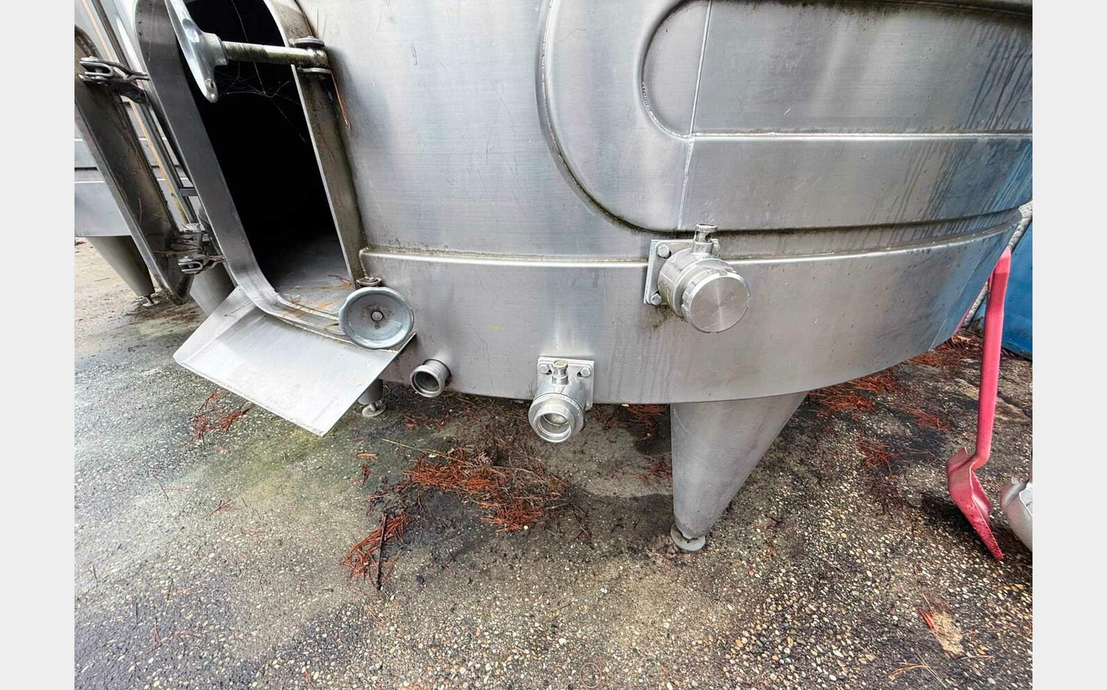 Cuve inox 304 thermor&eacute;gul&eacute;e fond plat 210 HL (21 000 litres) STAI