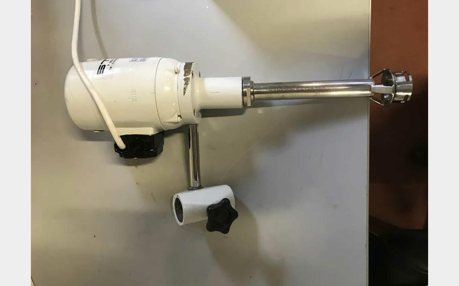 Agitator with shaft and SS impellers 3,000 rpm STARO