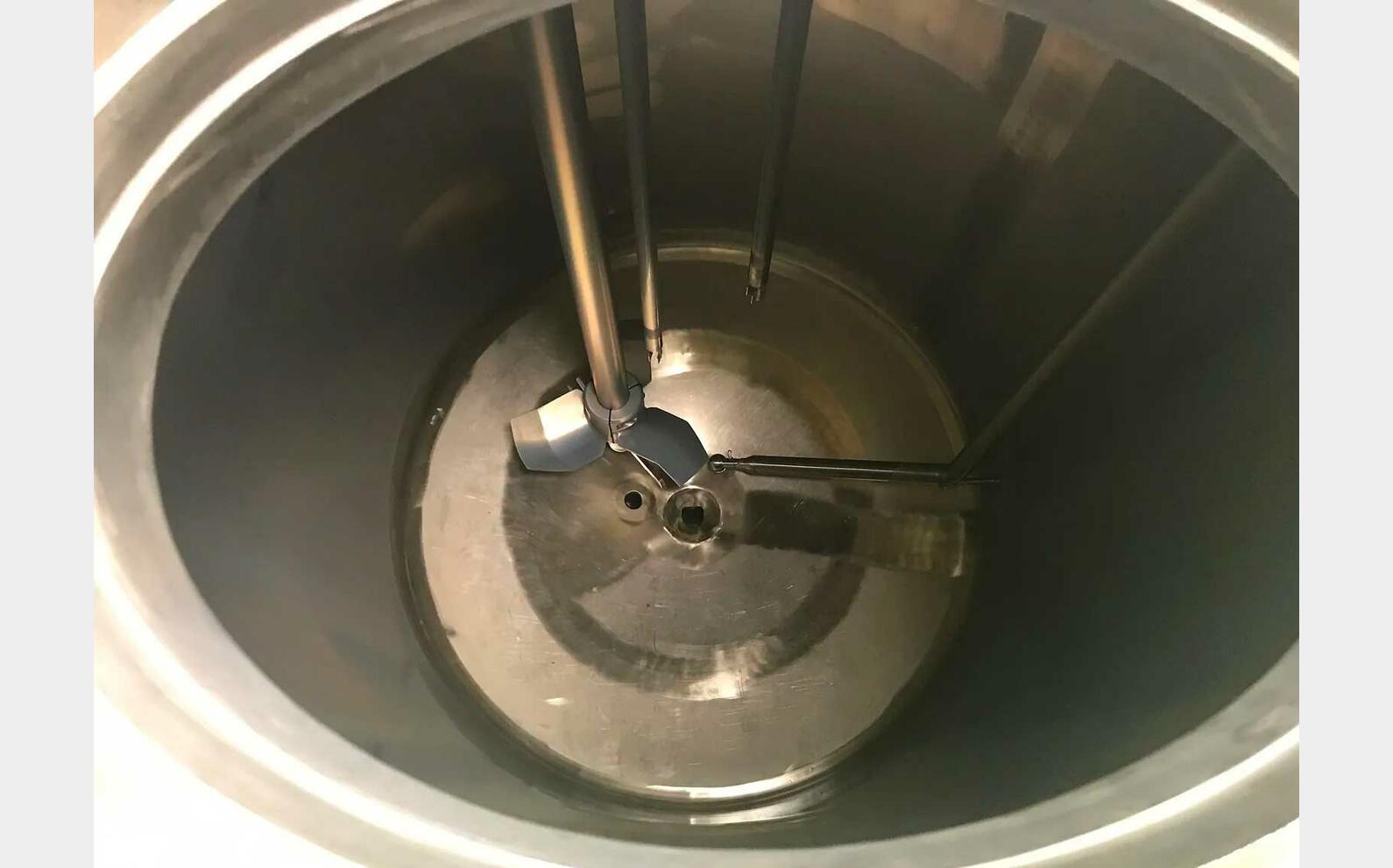 304 SS stirred tank with conical base 16 HL (1,600 litres) PIERRE GUERIN