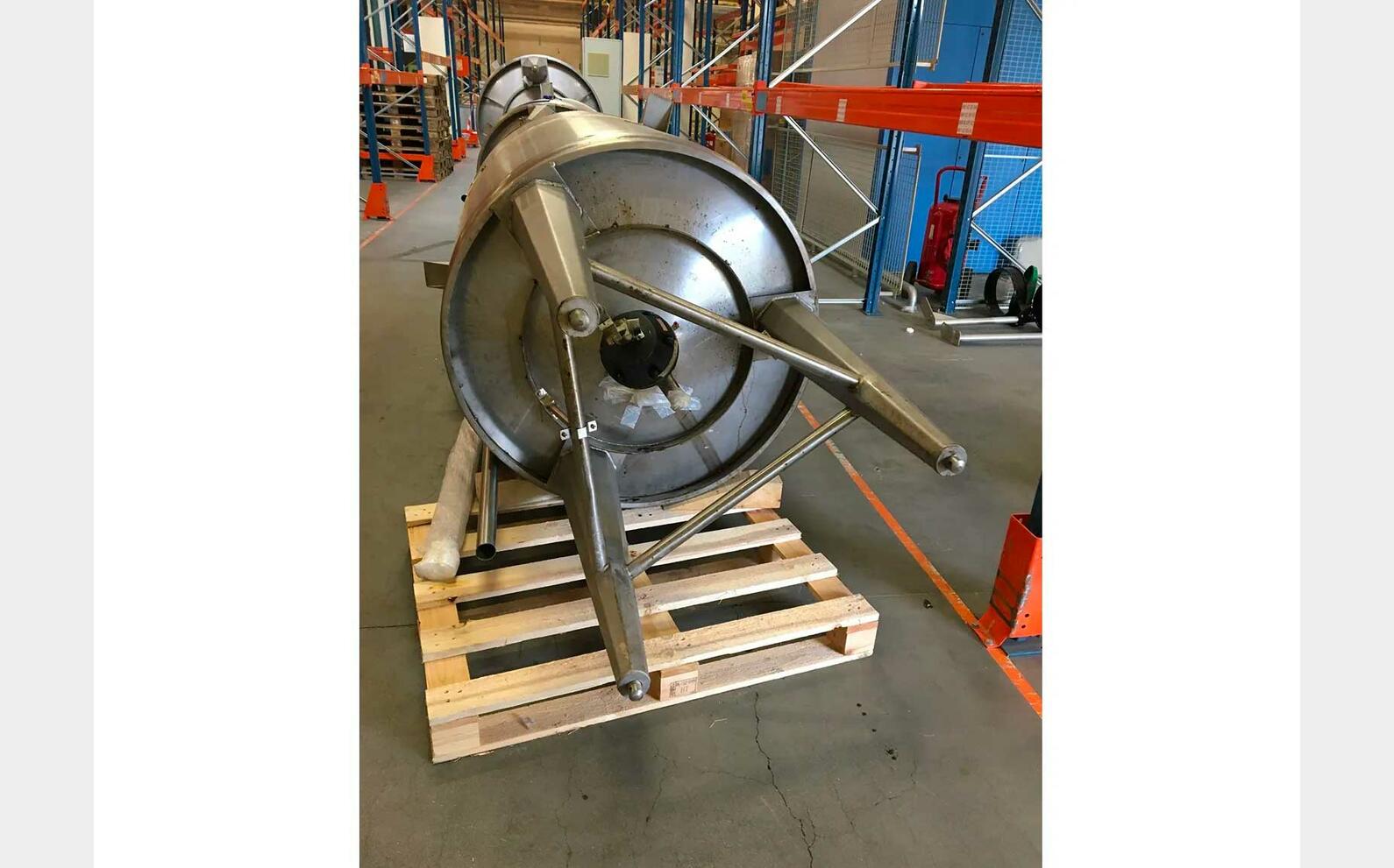 Cuve inox 304 agit&eacute;e fond conique 16 hl (1 600 Litres ) PIERRE GUERIN