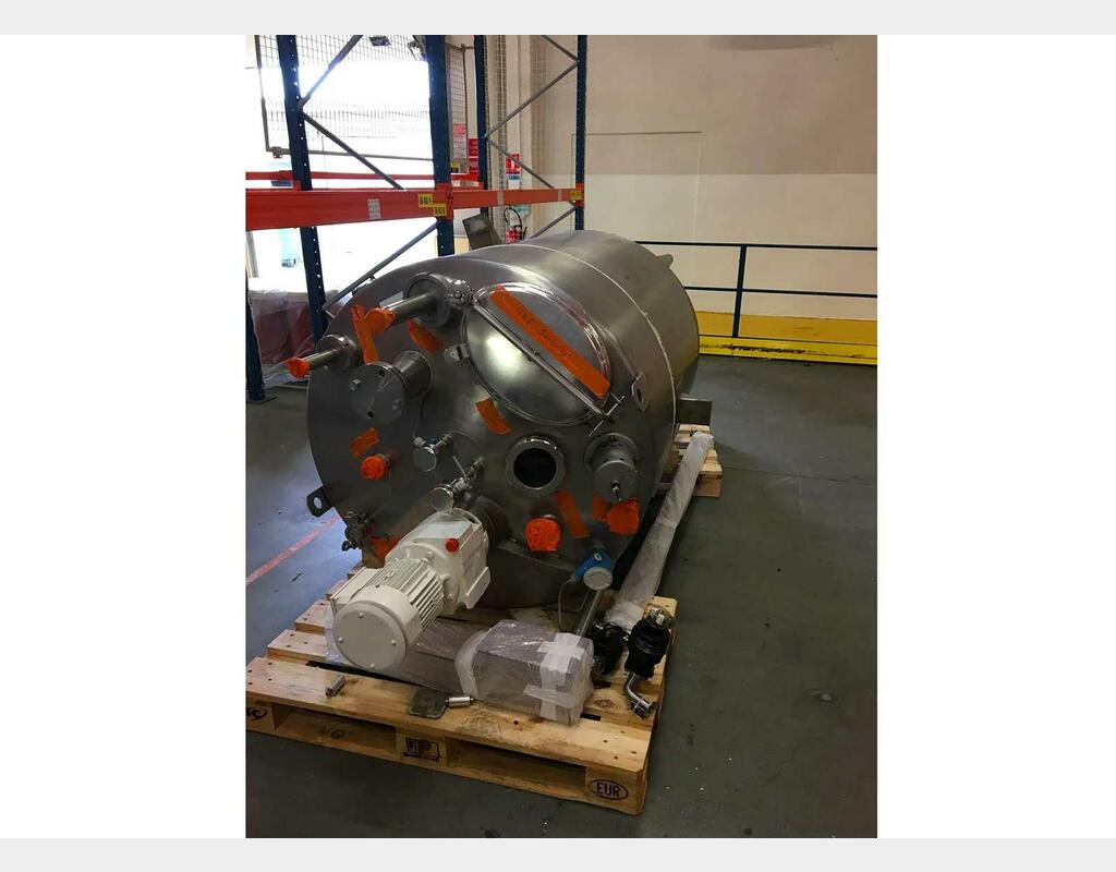 304 SS stirred tank with conical base 16 HL (1,600 litres) PIERRE GUERIN