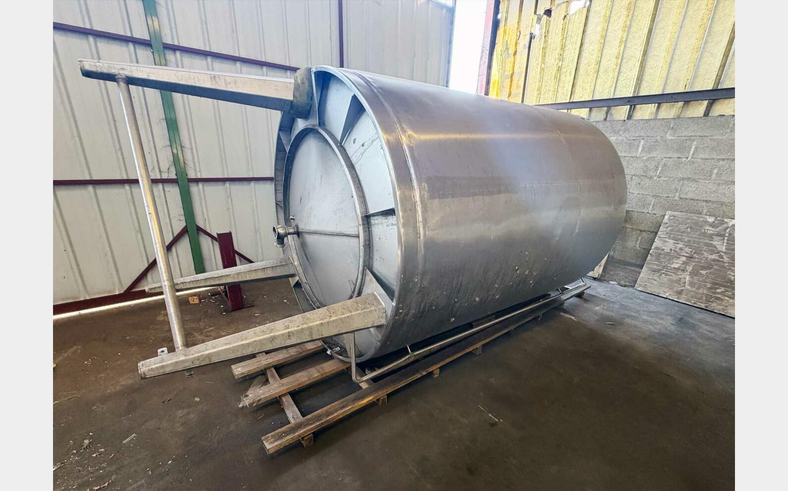 Cuve inox 316L agit&eacute;e fond conique 68.35 hl (6 835 Litres ) OIERRE GUERIN