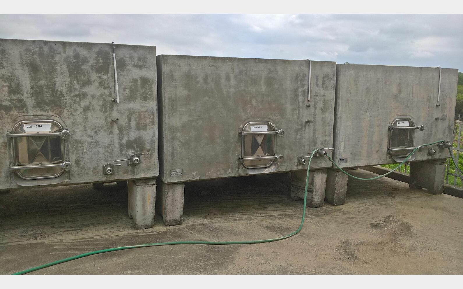 Cuve b&eacute;ton de 55 hls