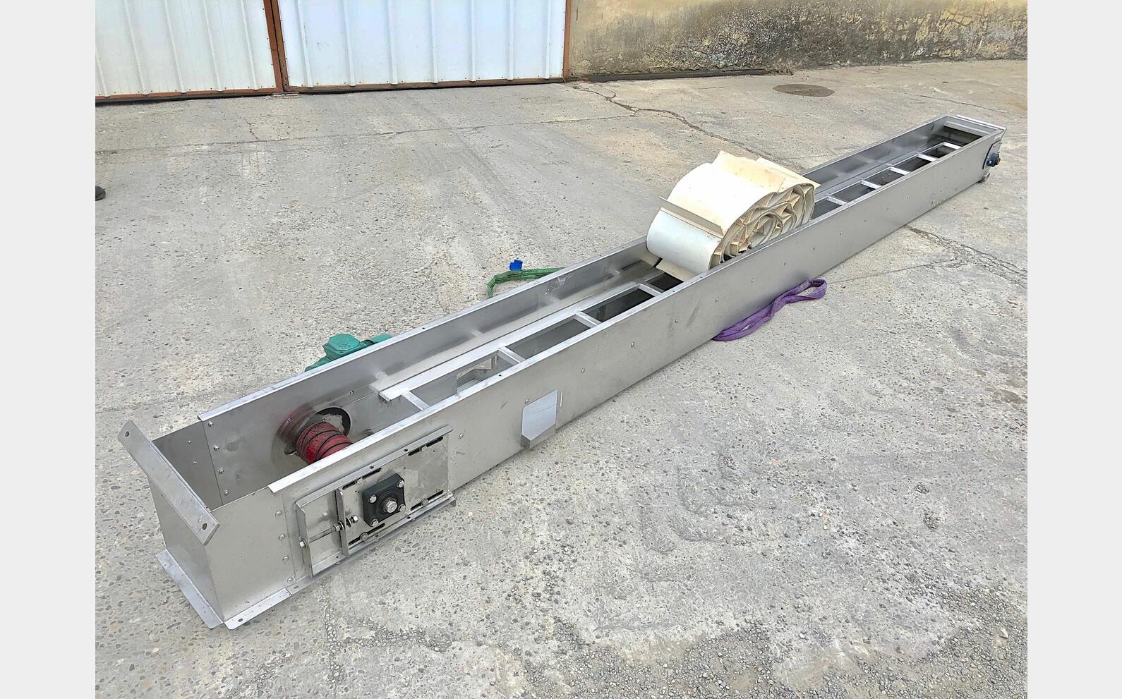 Tapis elevateur &agrave; tasseaux