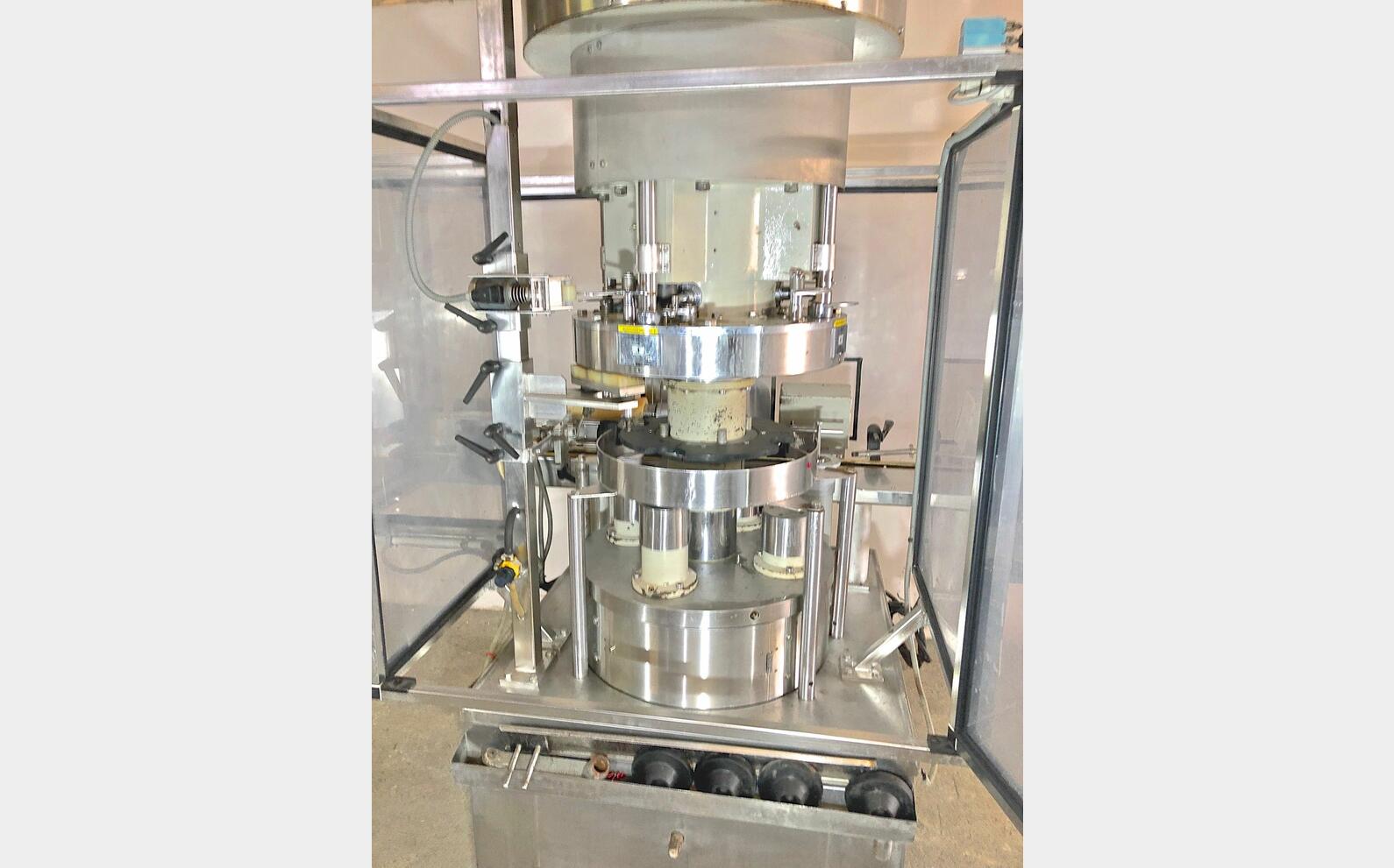 Boucheuse Bertolaso 4 t&ecirc;tes Mod&egrave;le : DELTA