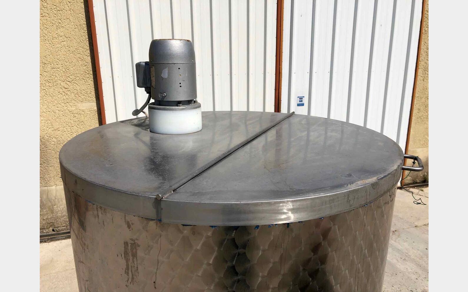 Cuve m&eacute;lange inox 650 L Isol&eacute;e avec groupe de froid