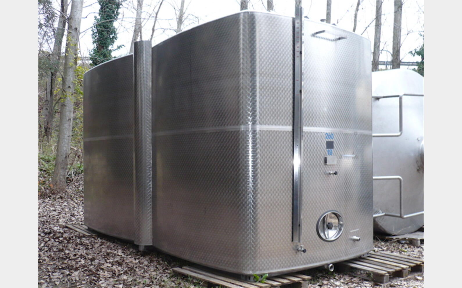 cuve stockage INOX 304 Agroalimentaire (vin rouge). Marque : DEFRANCESCHI. Ann&eacute;e : 1985.