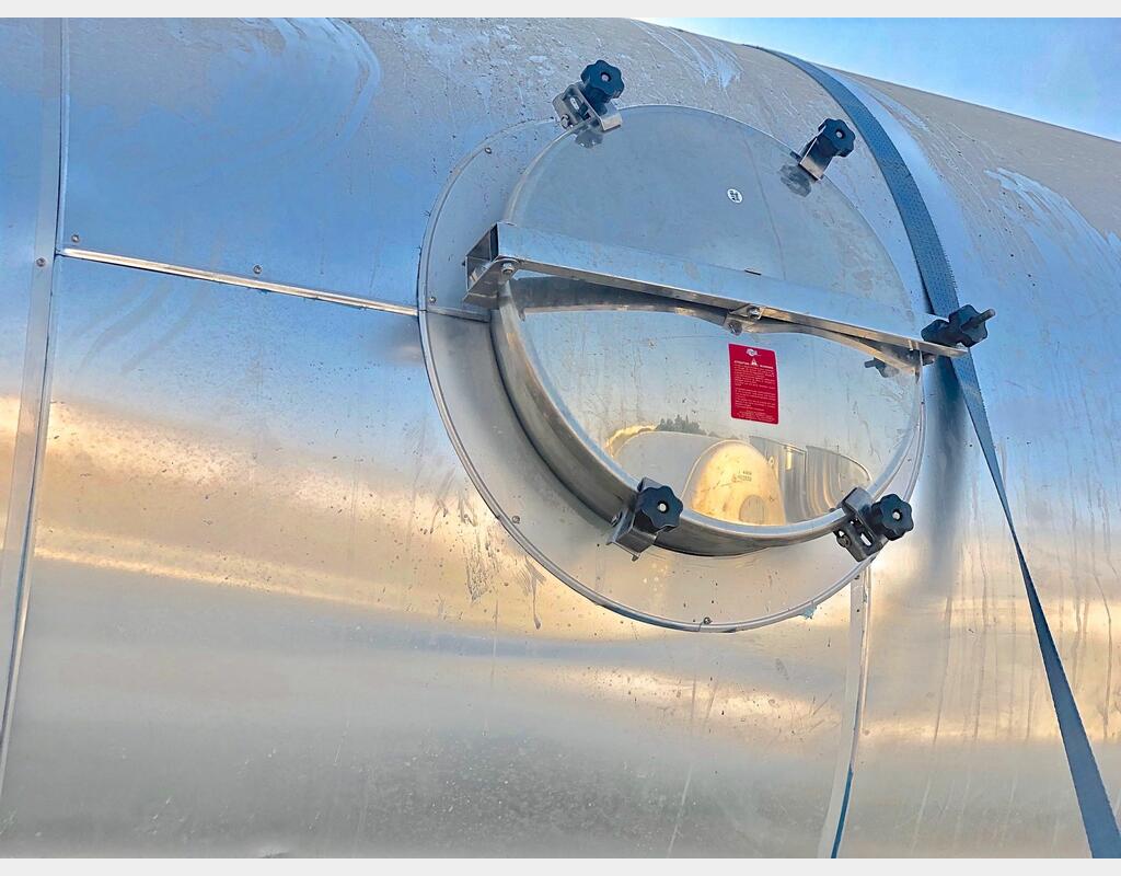 Insulated stainless steel storage tank