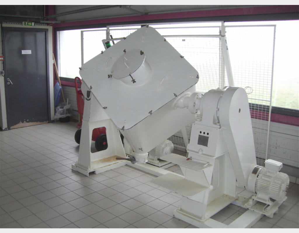 Cuve de m&eacute;lange inox 1000L