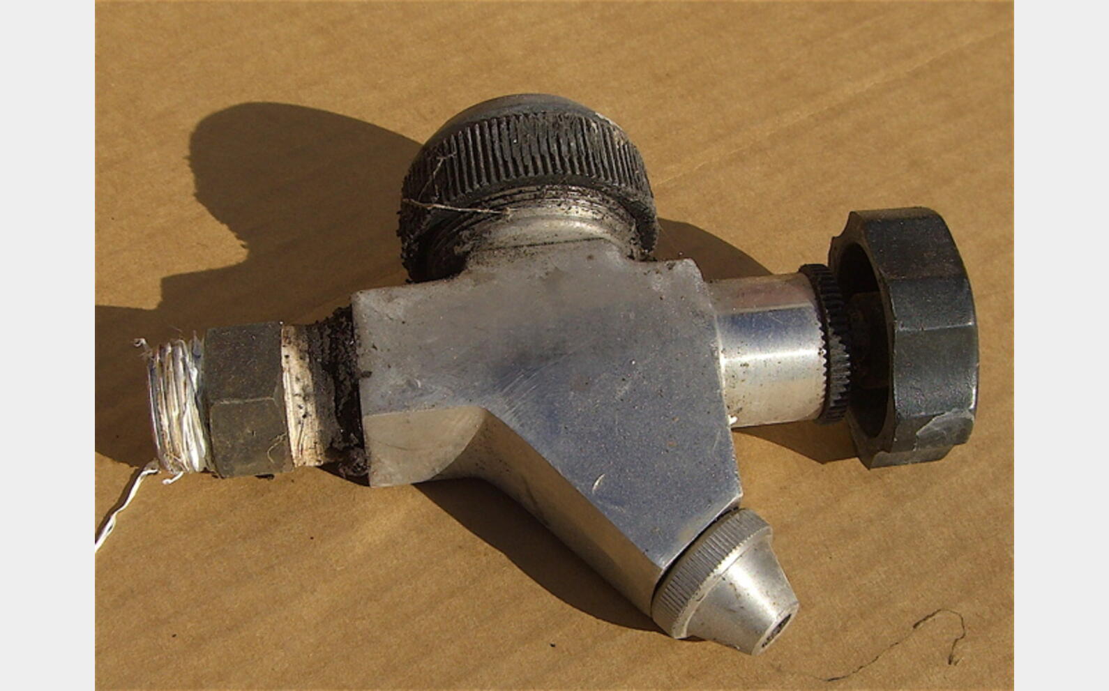 Stainless steel level valve