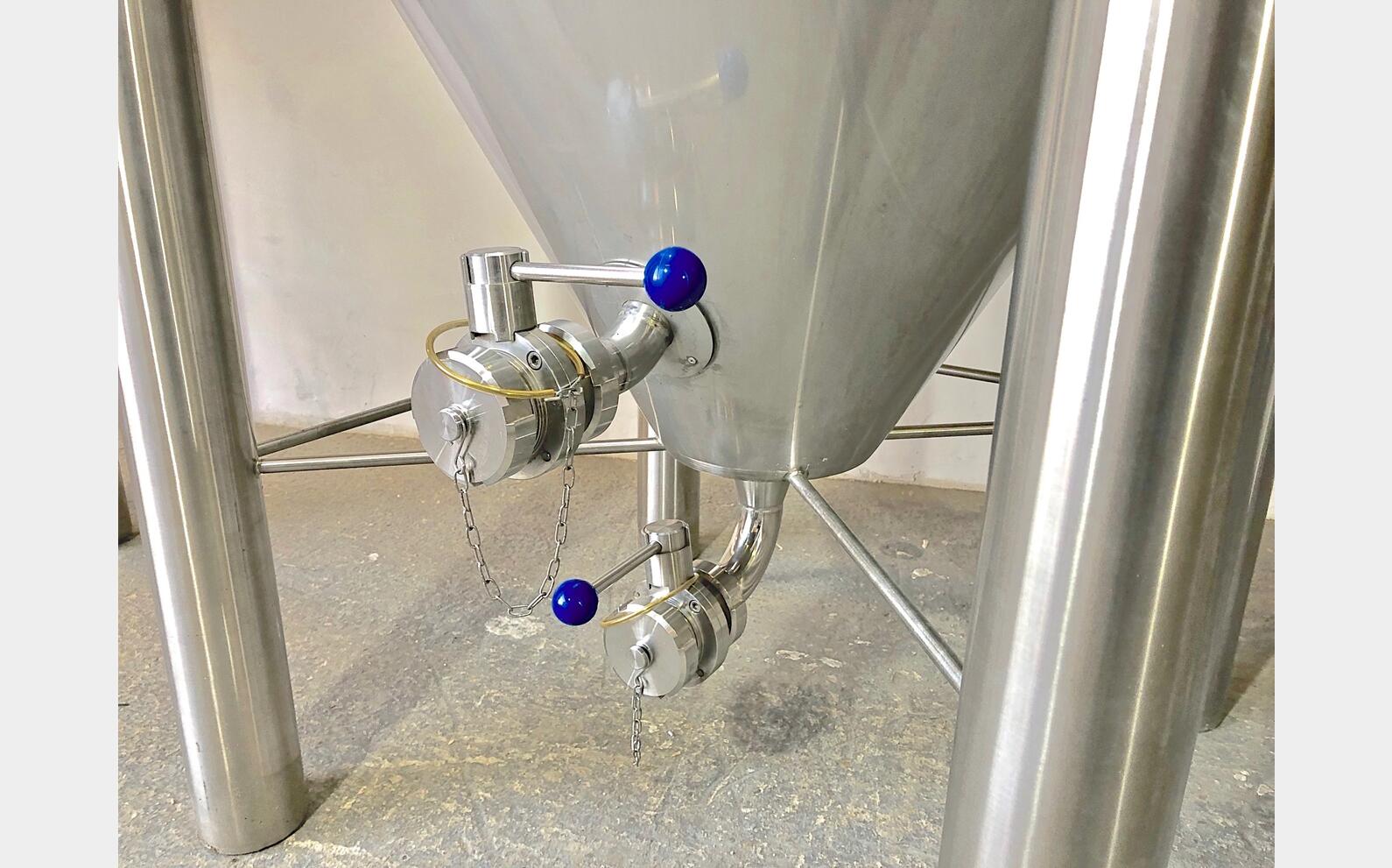 304 stainless steel tank - Cylindro-conical 12 HL (1200 litres) ARSILAC