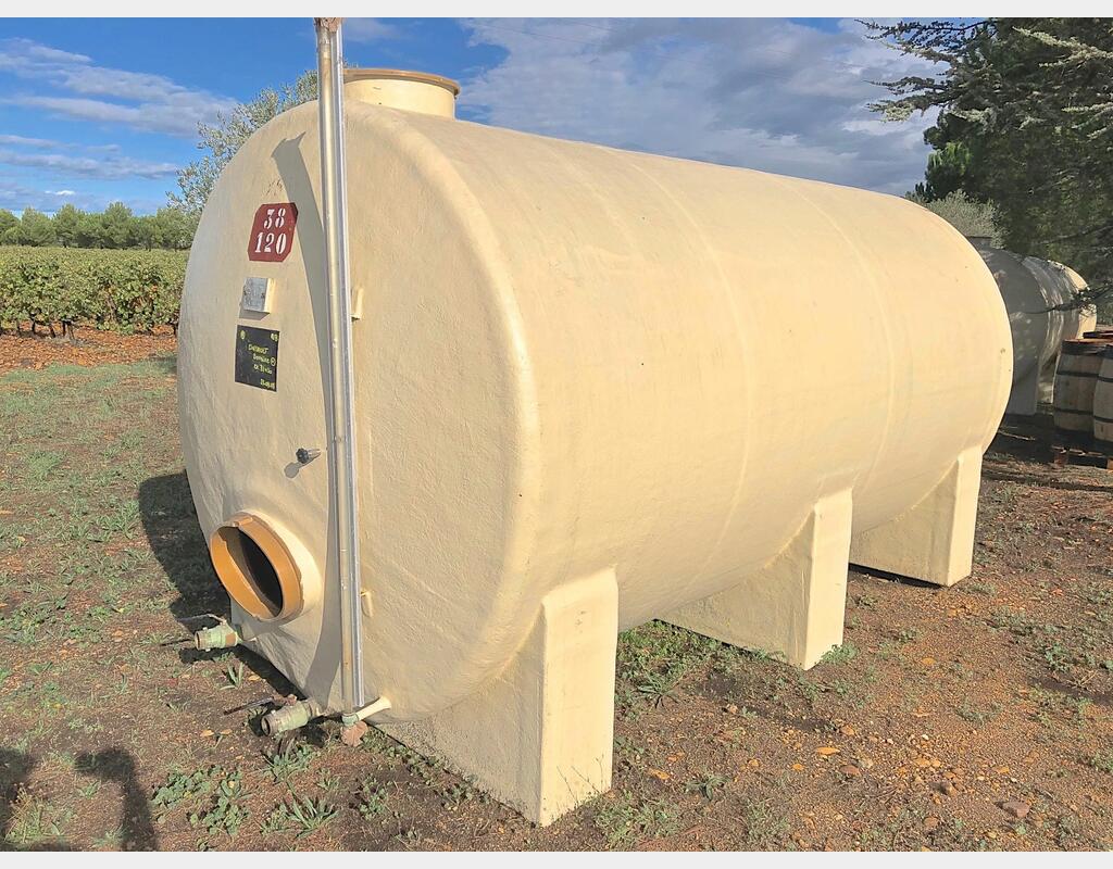 Cuve ferm&eacute;e fibre