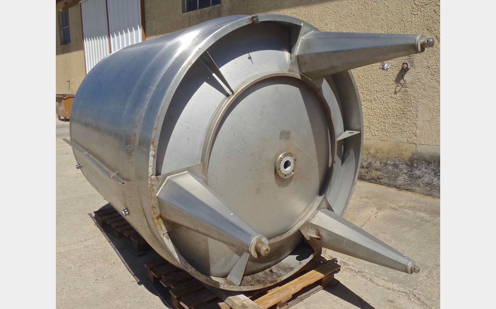 Cuve inox agit&eacute;e