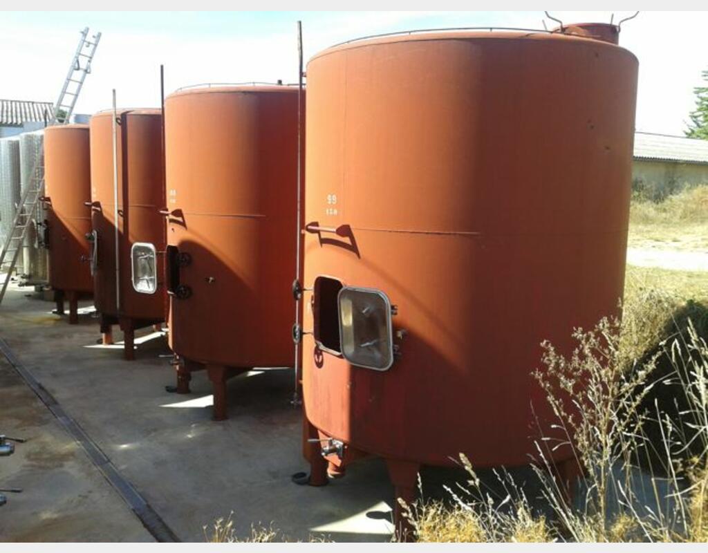 Cuve acier rev&ecirc;tu de 150 hls