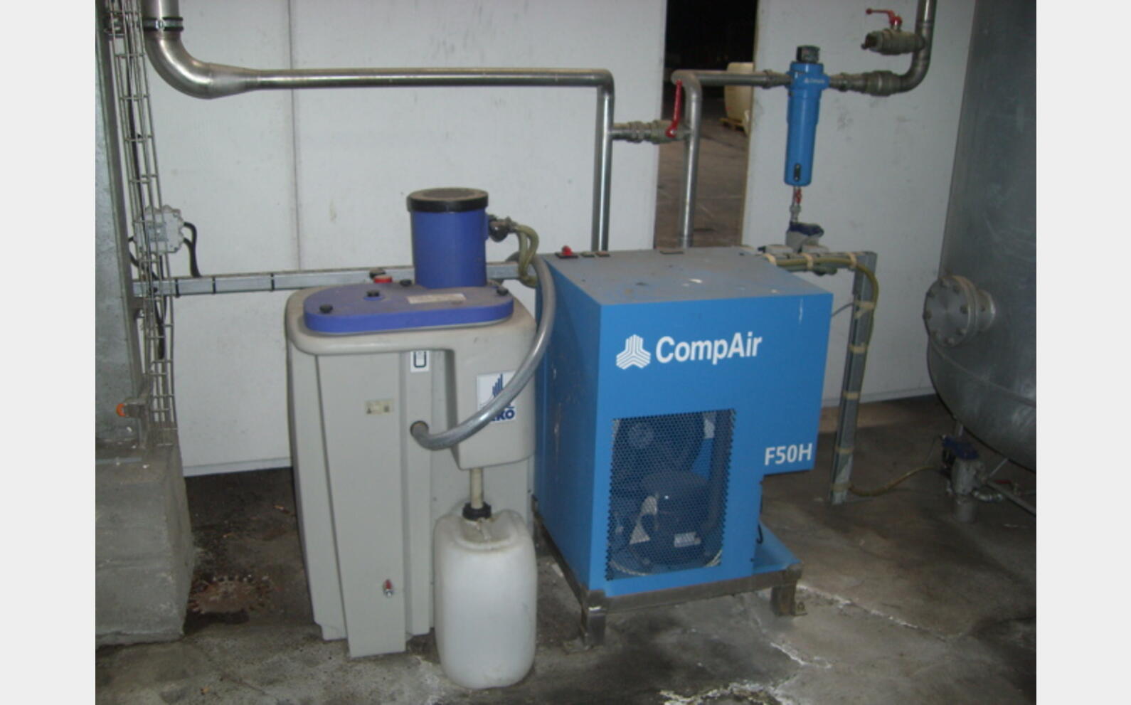 Compresseur COMPAIR avec cuve + syst&egrave;me filtration