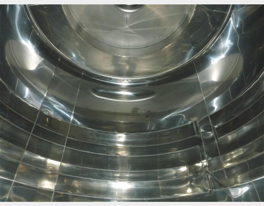 Cuve INOX 316L circuit coquillé isolée - Volume : 44 HL (4400 litres)