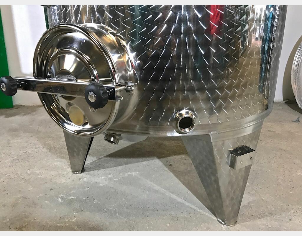 Cuve Inox fond conique chapeau flottant - sur pieds Capacité 1500 L