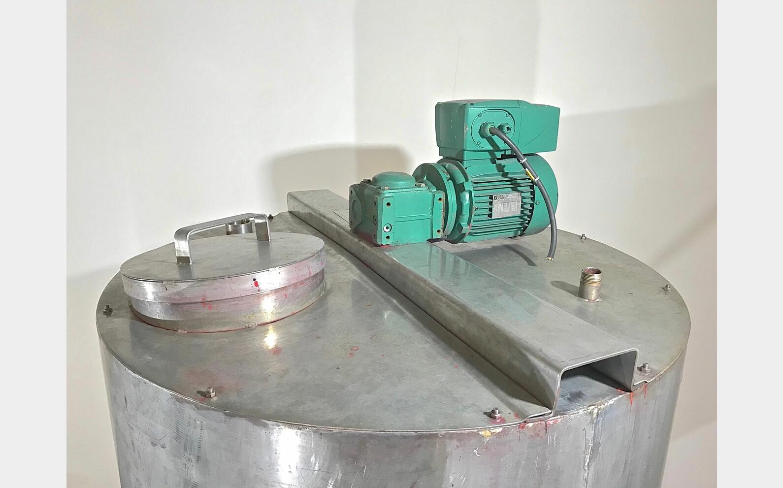 Cuve m&eacute;lange inox