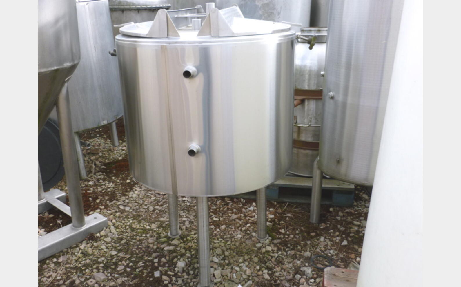 cuve stockage circulation forc&eacute;e Volume : 180 litres