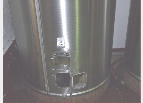 Cuve de stockage INOX - Fond plat incliné sur massif béton