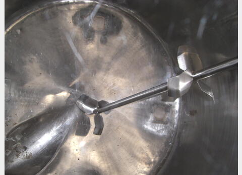 cuve inox 316L agit&eacute;e de 800 litres