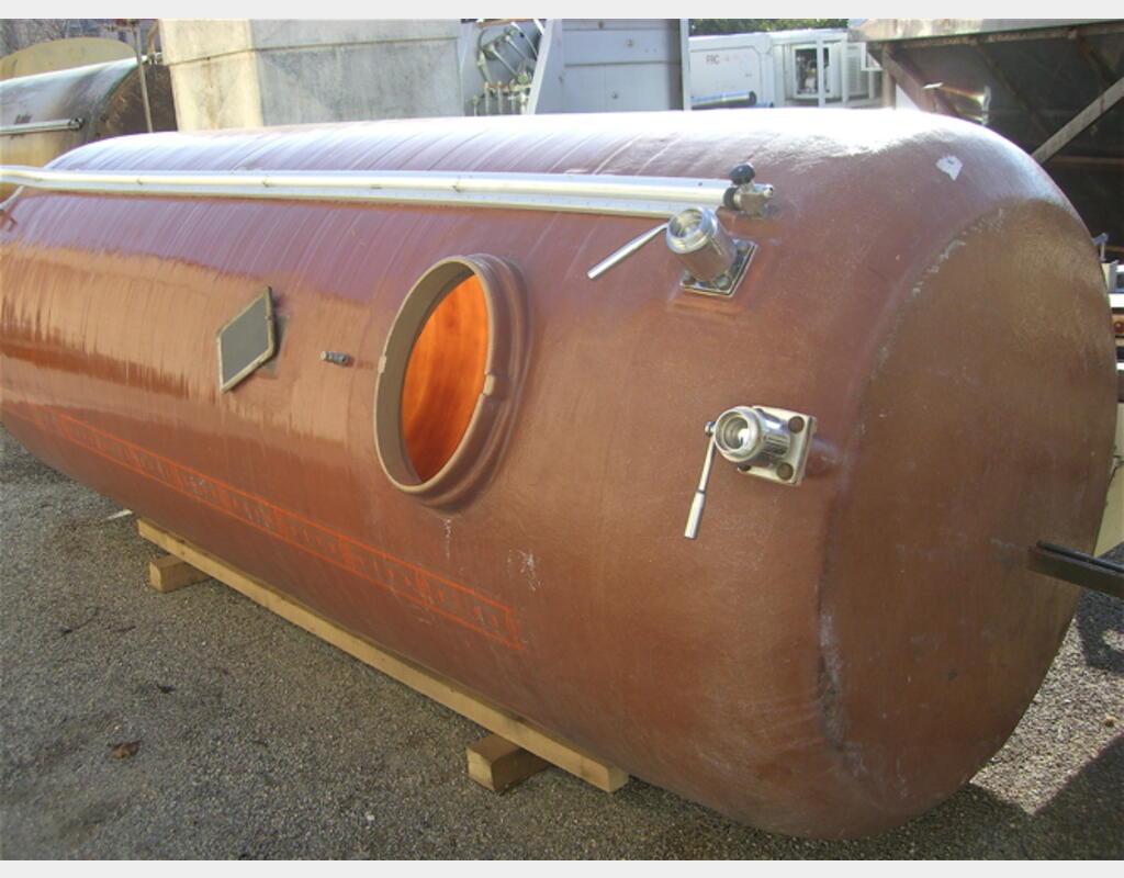 Cuve de stockage en polyester de 70 hls - Verticale fond plat