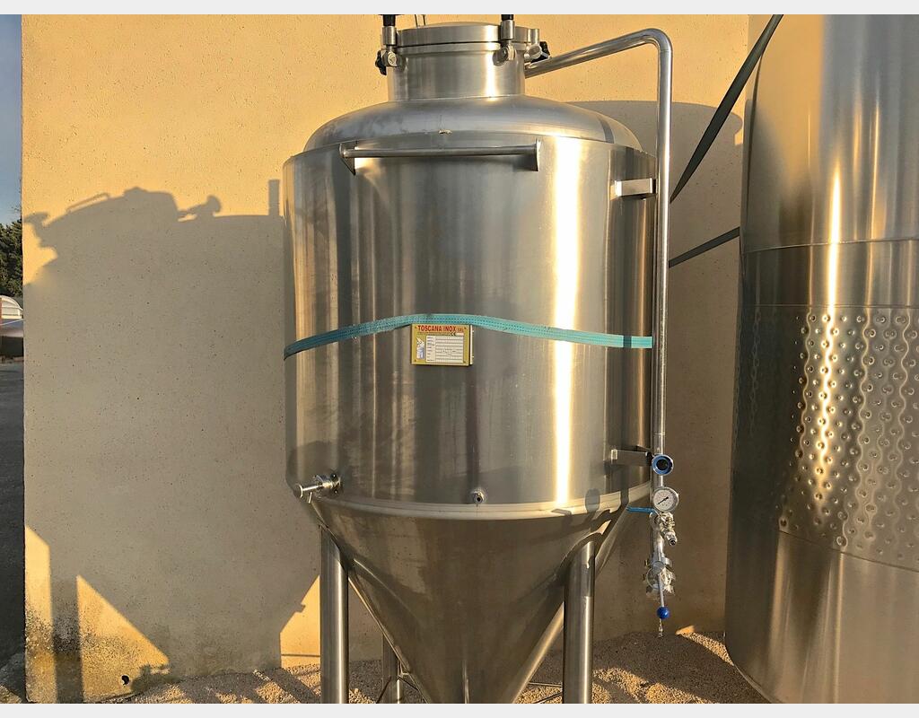 Insulated tank on 304 stainless steel - Cylindro-conical