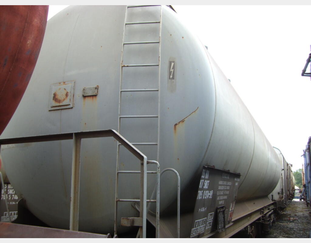 Citerne horizontale sur chassis, 81m3 - Acier Brut
