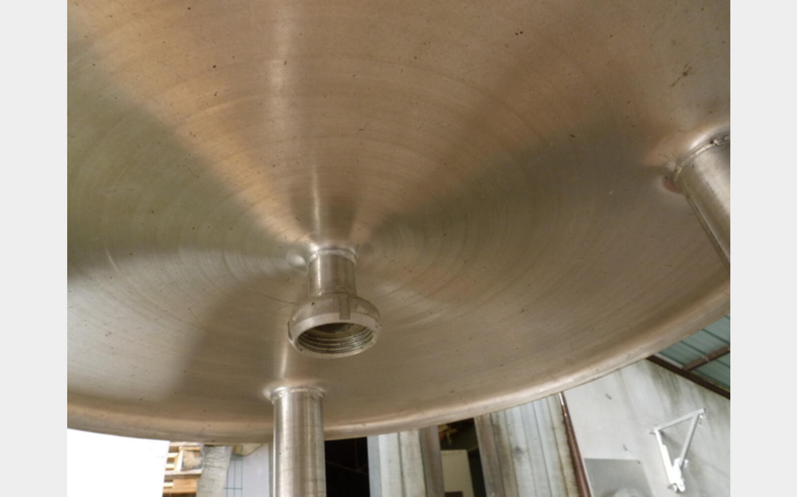 cuve stockage circulation forc&eacute;e Volume : 180 litres