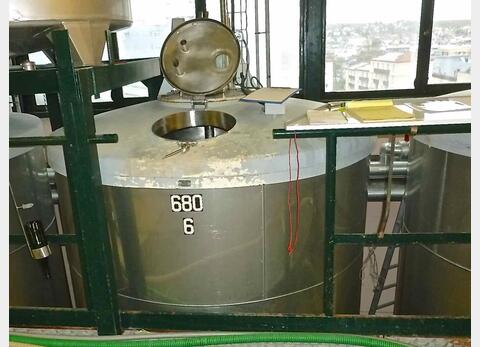 Cuve inox agit&eacute;e isol&eacute;e circulation forc&eacute;e Agroalimentaire Volume : 62 HL (6200 litres)