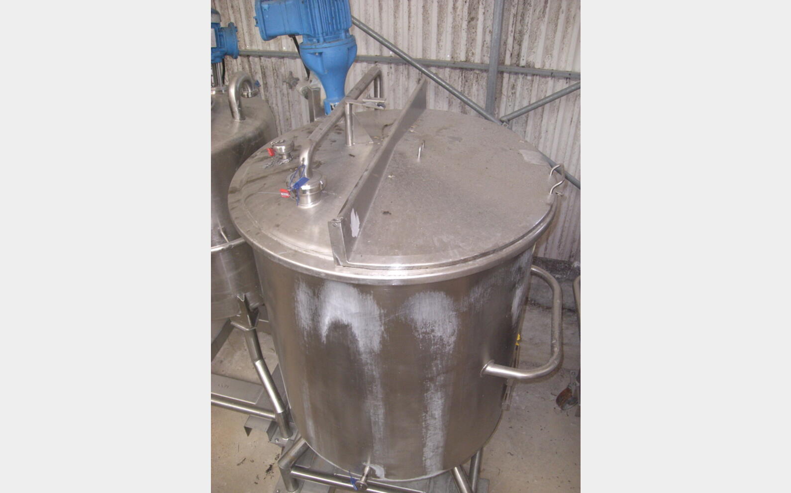 cuve inox 316L agit&eacute;e de 800 litres
