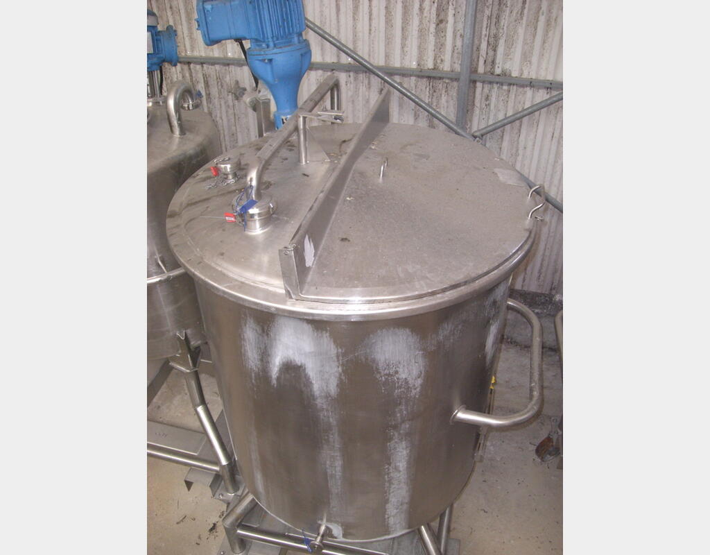 cuve inox 316L agit&eacute;e de 800 litres