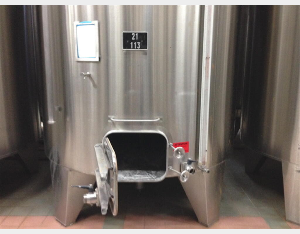Cuve inox  - Volume : 11300 litres (113 hectos)