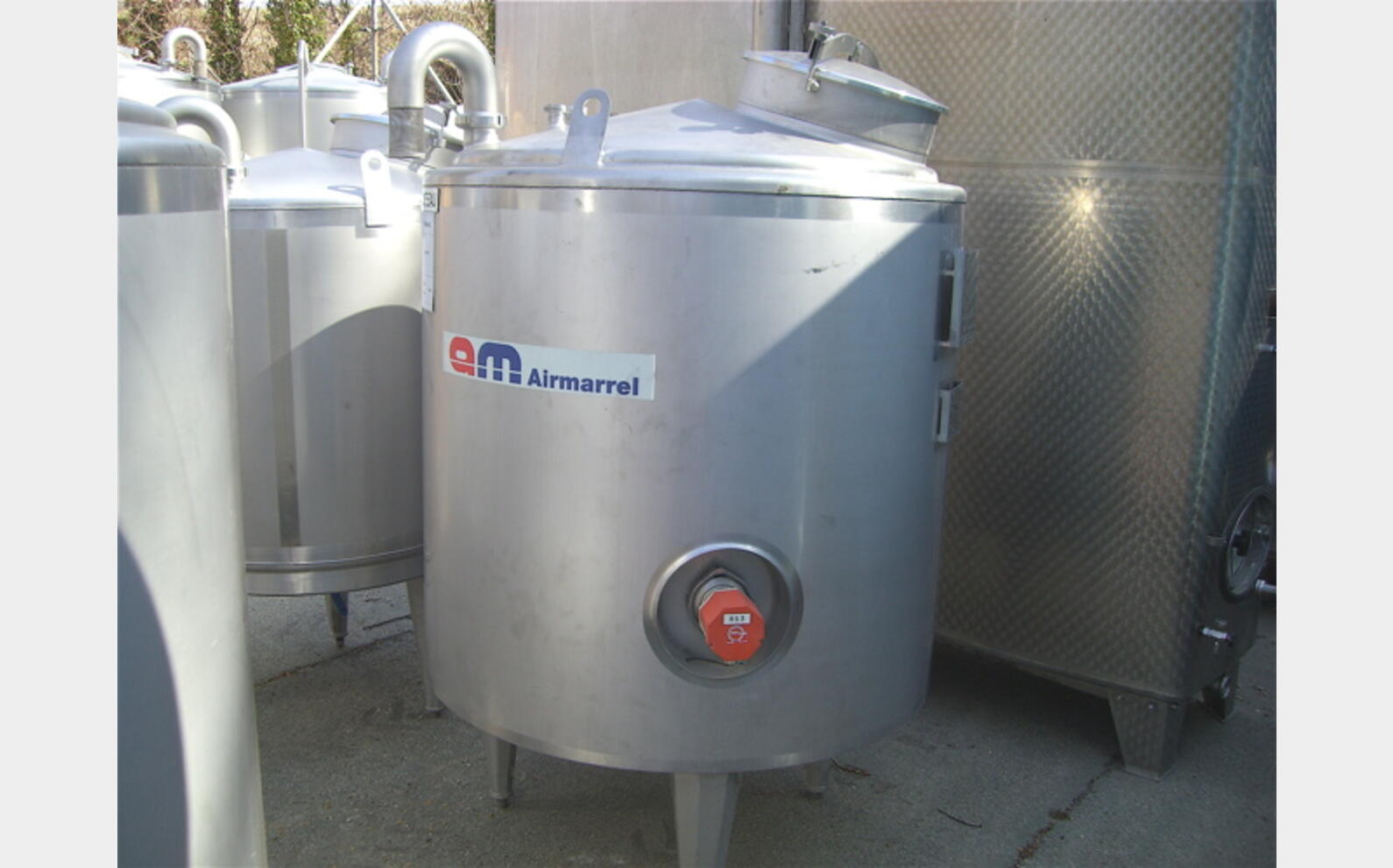 cuve r&eacute;chauff&eacute; isol&eacute;e Ann&eacute;e : 2003 Volume : 1020 litres
