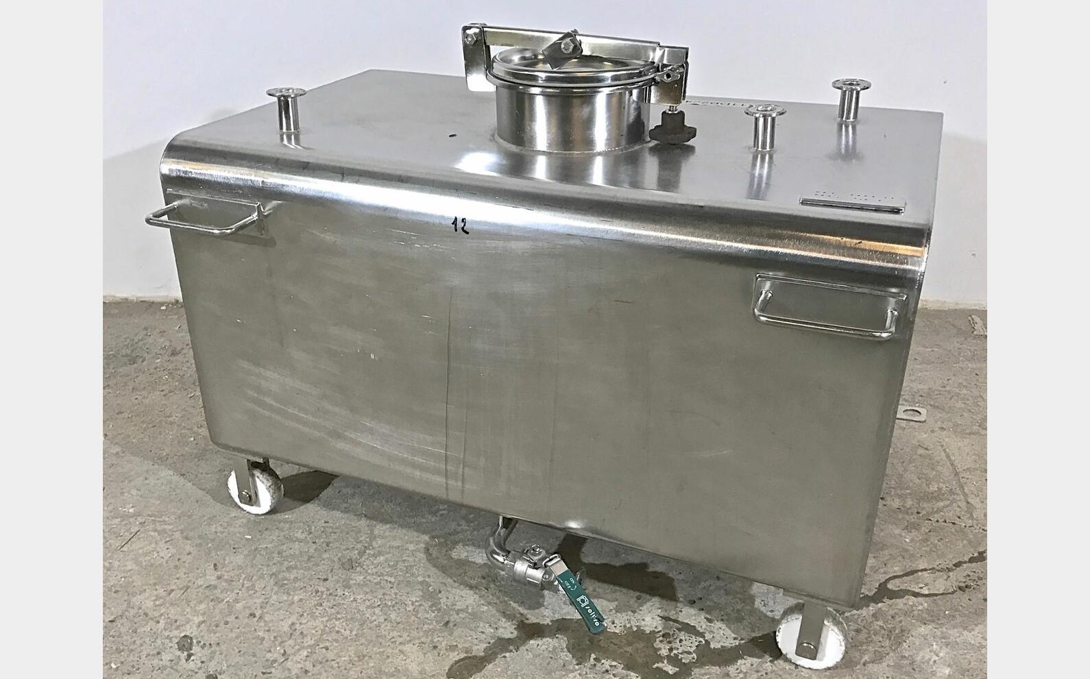 Cuve inox de stockage parall&eacute;l&eacute;pip&egrave;dique