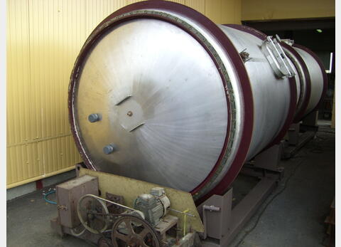 Cuve inox vinification 65 hls En inox 304 , de 6500 litres .