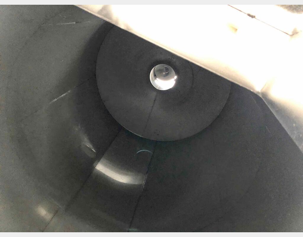Cuve de stockage inox sur pieds - Volume : 450 HL (45000 litres)