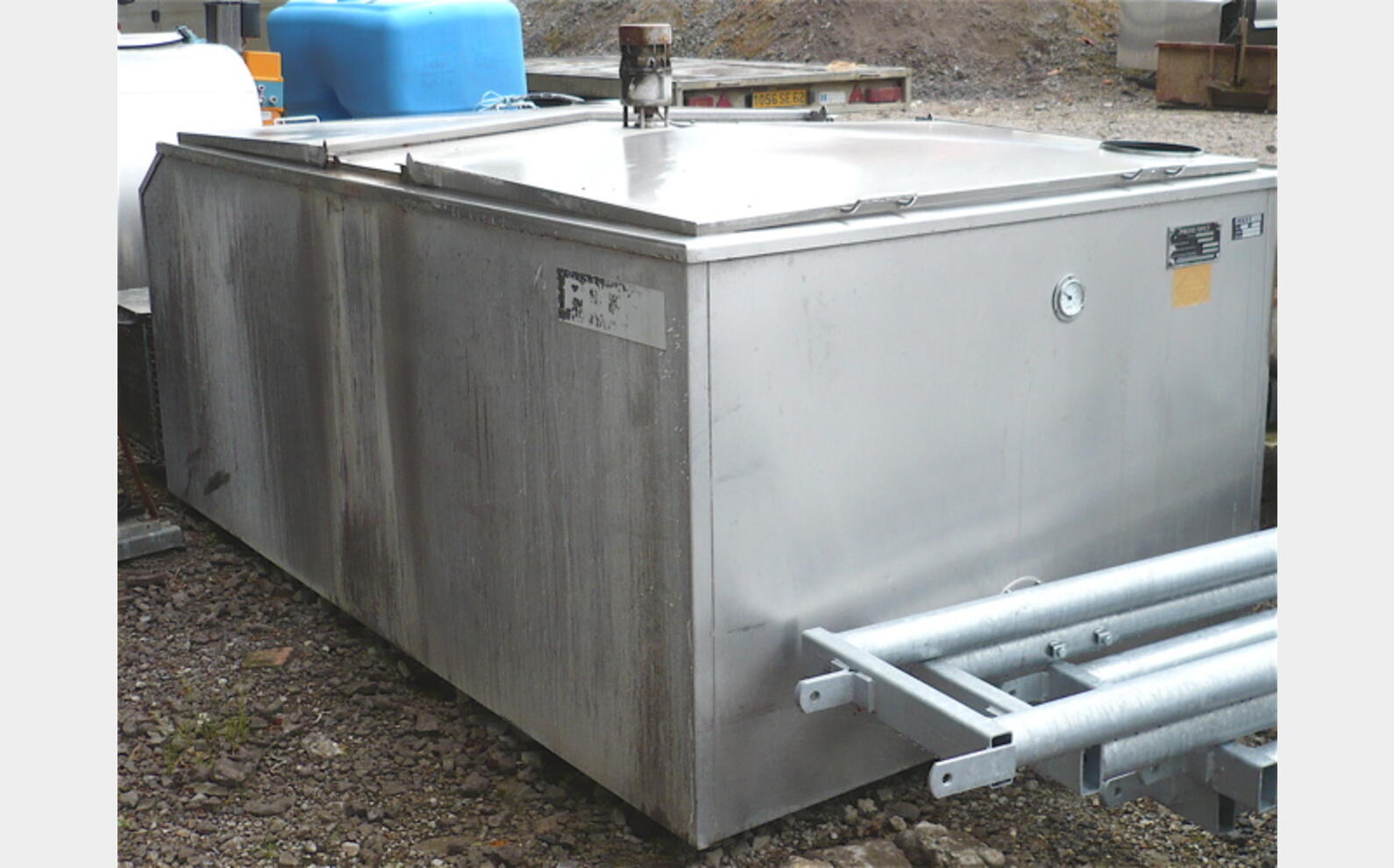 Tank &agrave; lait INOX 304 Volume : 1.800 litres