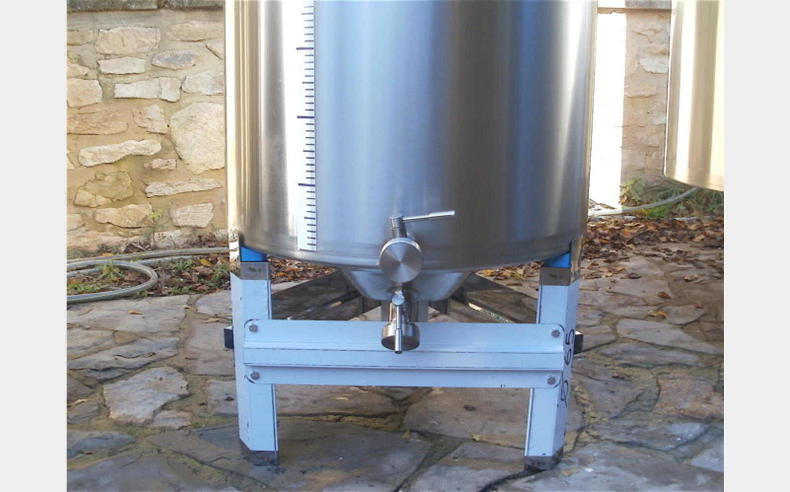 Cuve inox 304 fond bomb&eacute; chap flottant MATERIEL NEUF