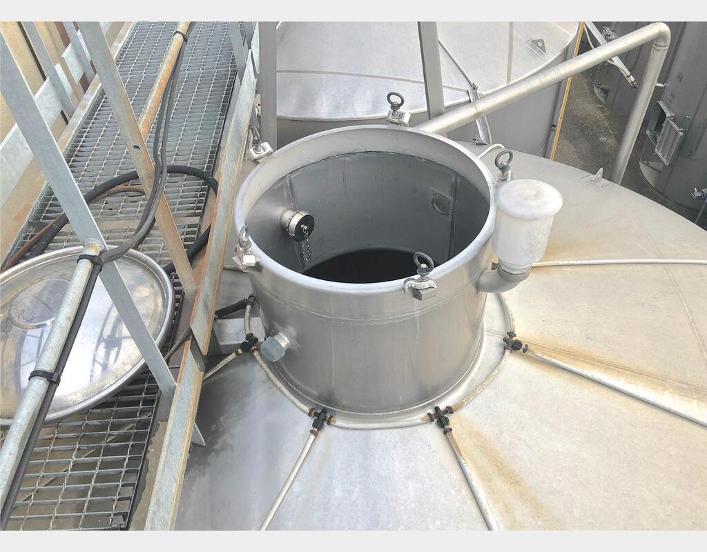 Cuve de stockage inox 304 - Volume : 500 hectos (50000 litres)