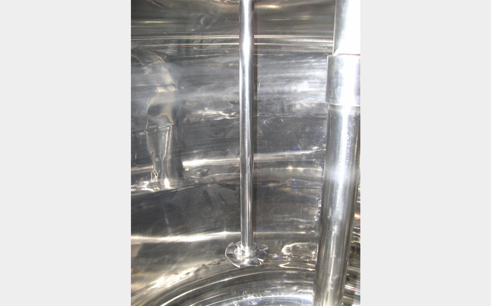 Cuve de m&eacute;lange 1000 L inox 316L isolation Double agitation, r&eacute;chauffage et