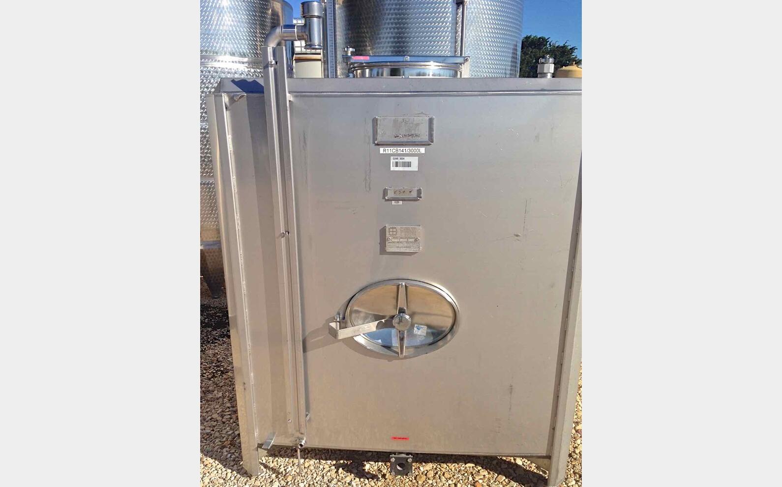 Cuve inox de stockage parall&eacute;l&eacute;pip&egrave;dique Marque CITA
