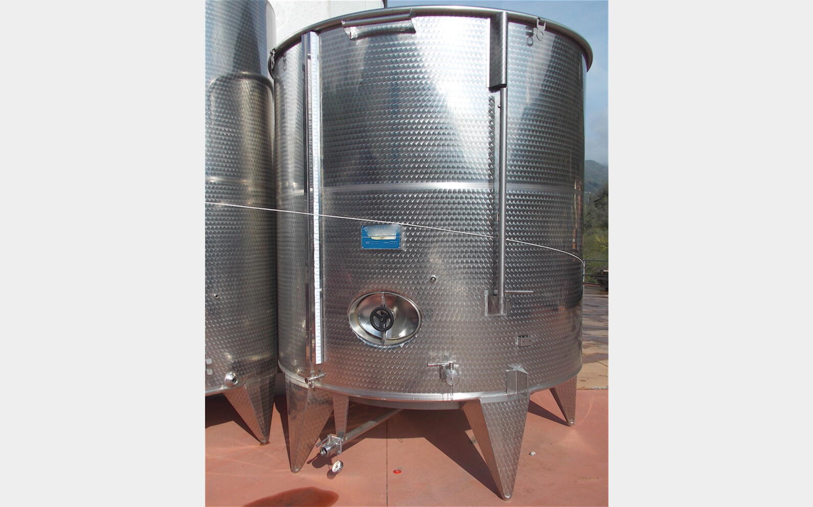 Cuve à chapeau flottant en INOX 304 - Volume : 10000 litres