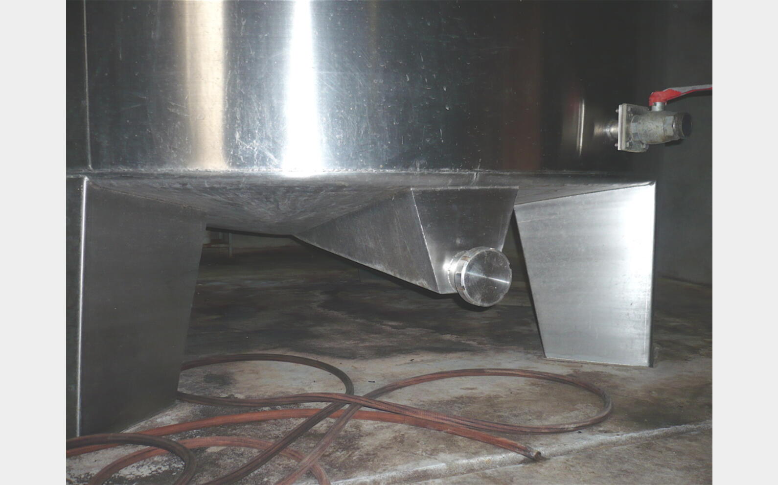 cuve de stockage INOX 304 provenance vinicole, marque DABRIGEON