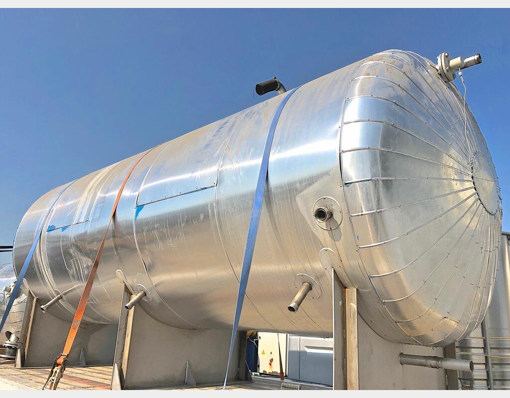 Insulated stainless steel storage tank