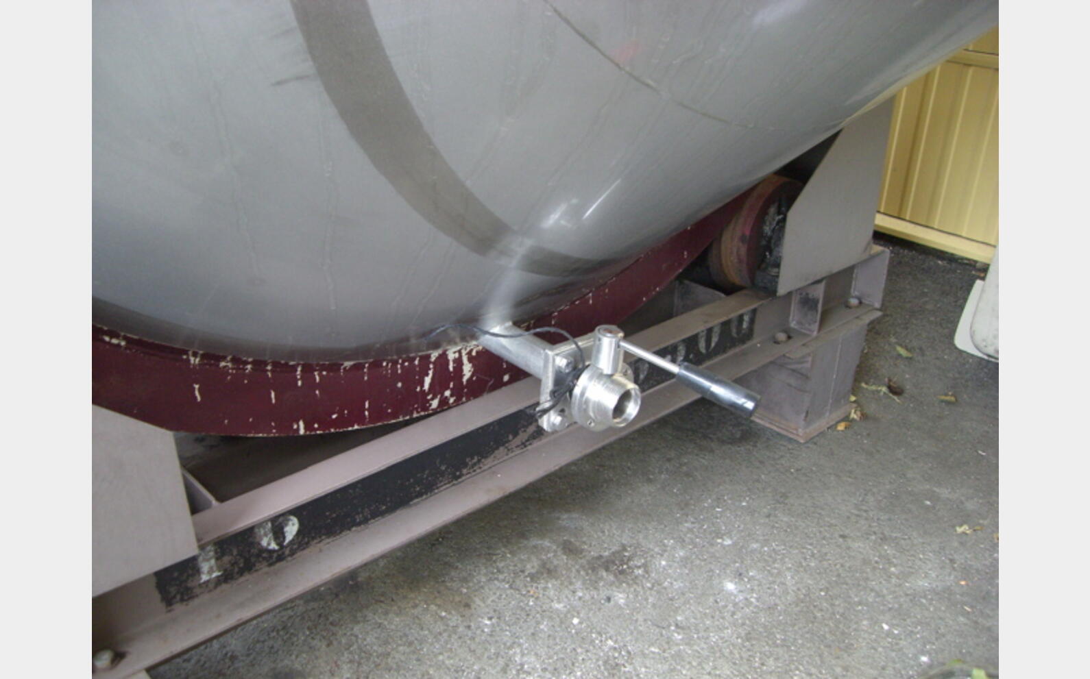 Cuve inox vinification 65 hls En inox 304 , de 6500 litres .