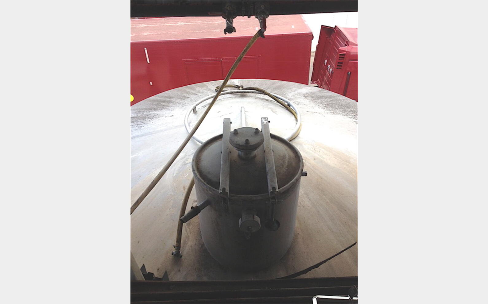 Cuve stockage INOX Volume : 253 hecto (25300 litres)