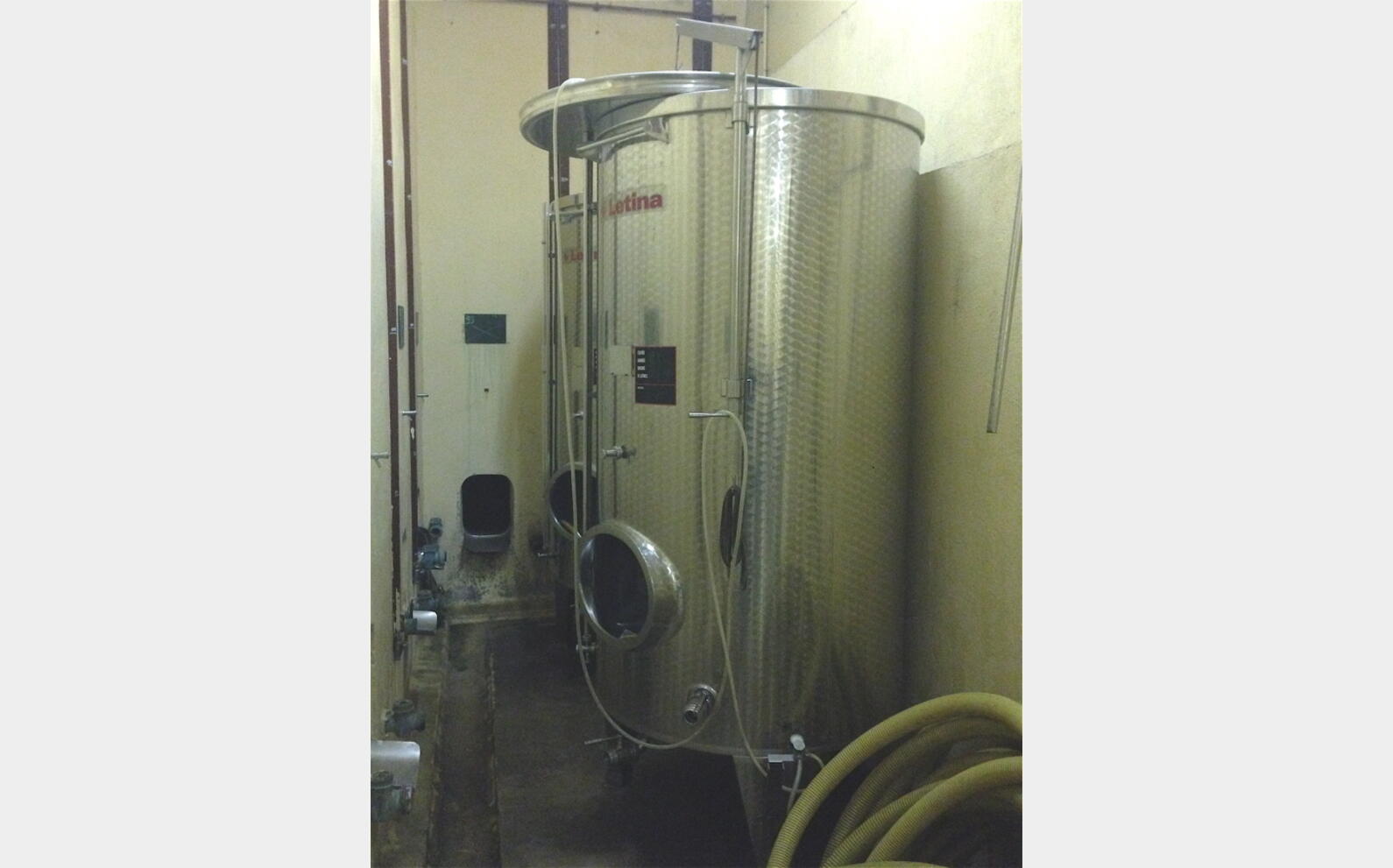 cuve INOX chapeau flottant 2000 litres Ann&eacute;e : 2005 Marque : LETINA