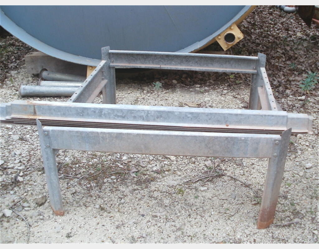 Cuve chapeau flottant en polyester - Volume : 25 hecto (2500 litres)